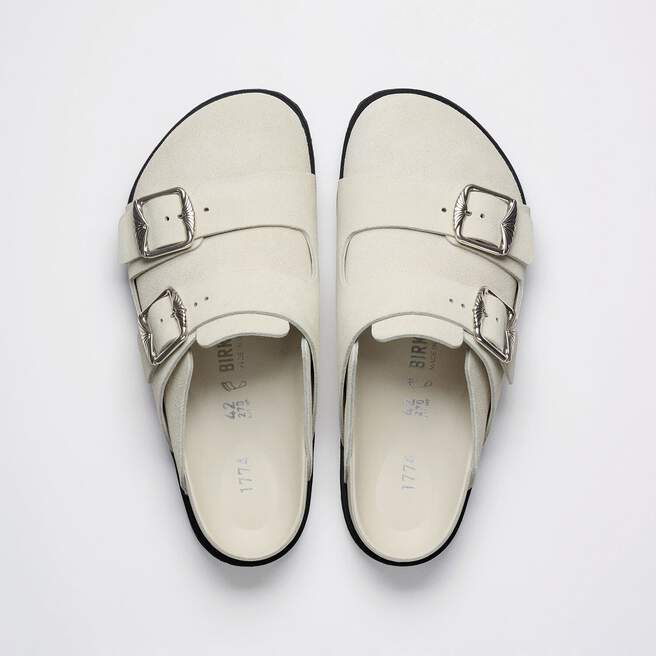 1774 222 West Suede